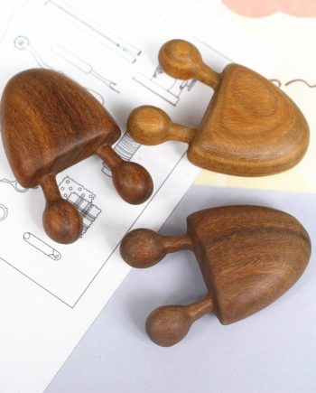 Natürliches Gesichtsmassagegerät aus Sandelholz